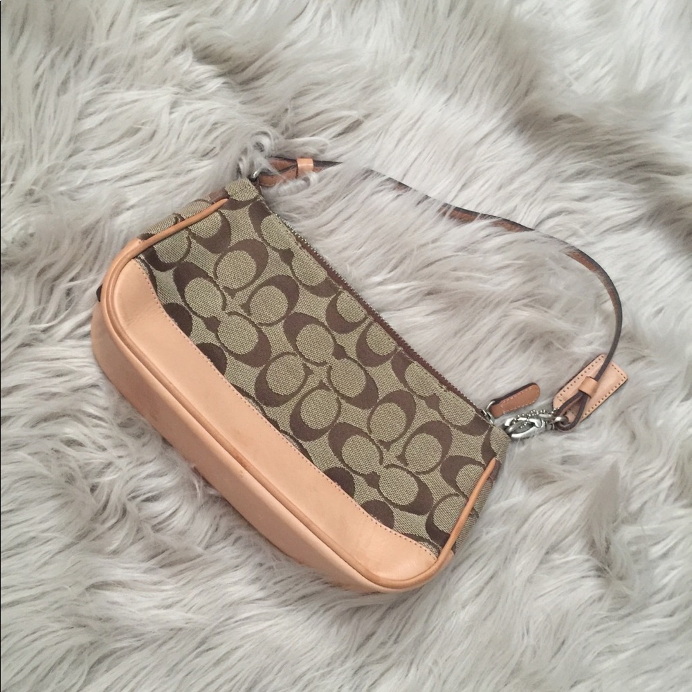 ♥️Coach Small Shoulder Bag♥️